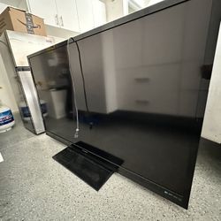 SHARP TV - 60”