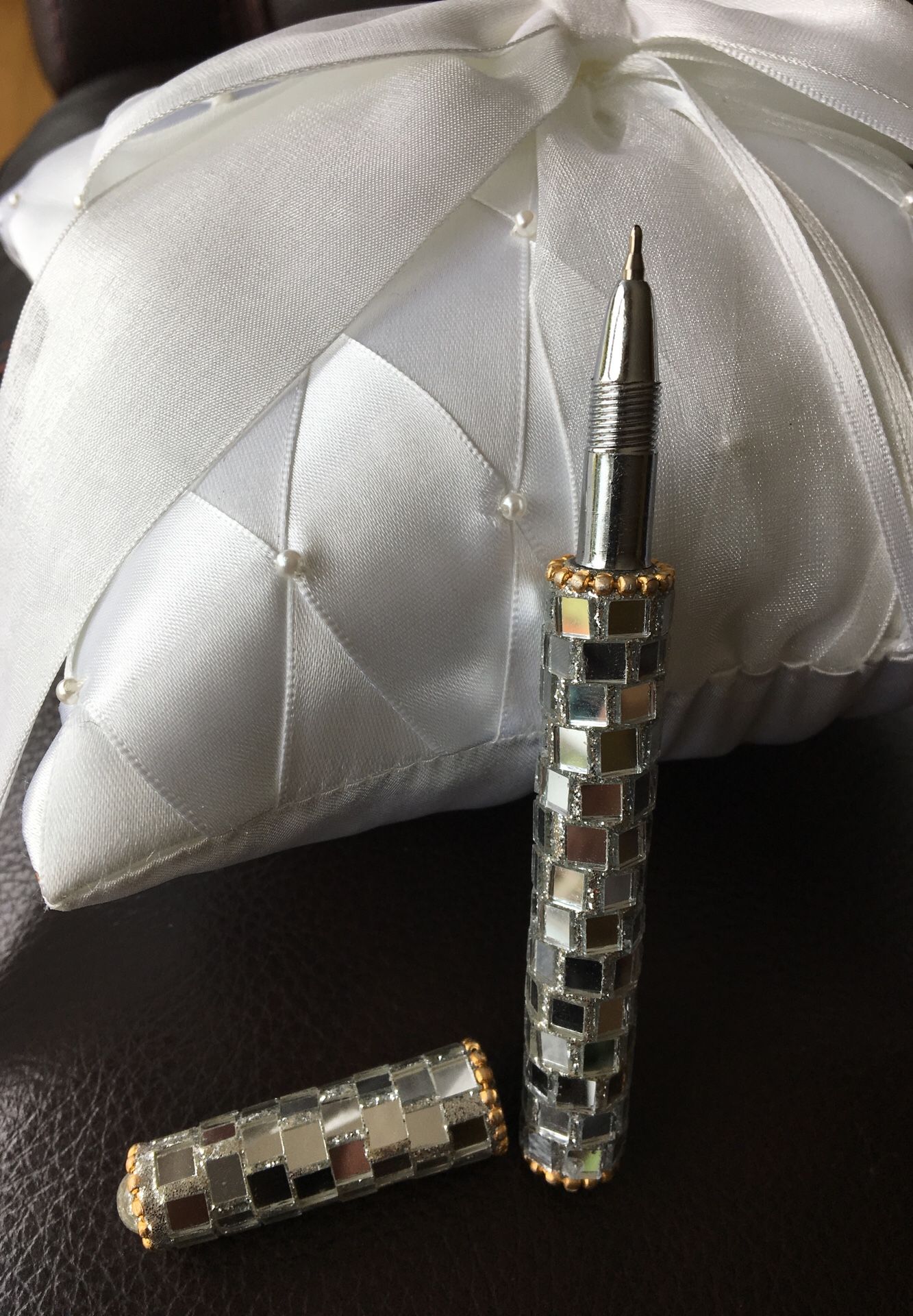 wedding book guest pen