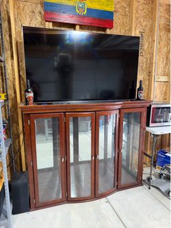 Solid Wood Lighted China Hutch & Buffet Set (Malibu SD125H) – Great Condition