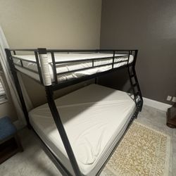 Metal bunk bed 
