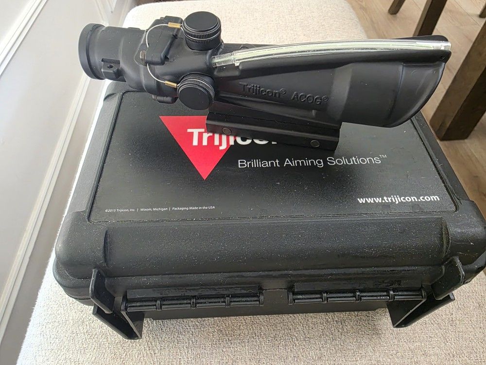 Trijicon ACOG scope TA11H