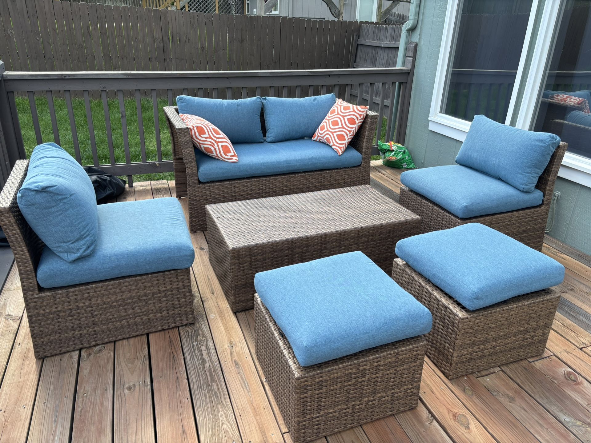 6-Month-Old Outdoor Patio Furniture Set – Excellent Condition!