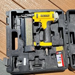 DEWALT DWFP2350K 23-Gauge 2-Inch Pin Nailer