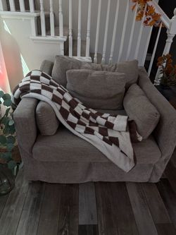 Accent chair