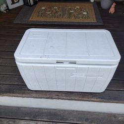 Coleman 5286B Cooler/ Ice Chest
