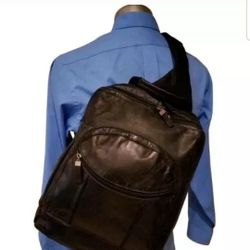 WILSON LEATHER M JULIAN CROSS BODY MESSENGER PADDED LAPTOP BAG  DISTRESSED * IT WILL EASILY FIT A LAPTOP 16 INCH IN LENGT