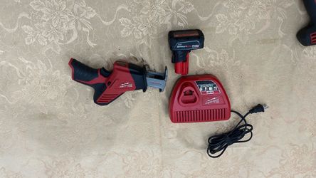 Milwaukee M12 HACKZALL Reciprocating Saw with Battery and Charger