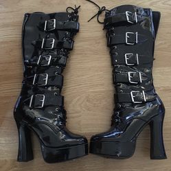 Boots  Like New Wore Once