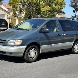 2000 Toyota Sienna