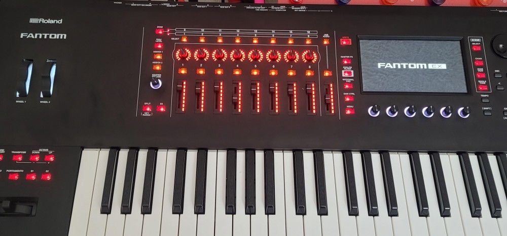 Roland Fantom EX SYNTHESIZER 76 Key