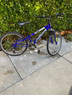 7 speed women’s bike. Size 12
