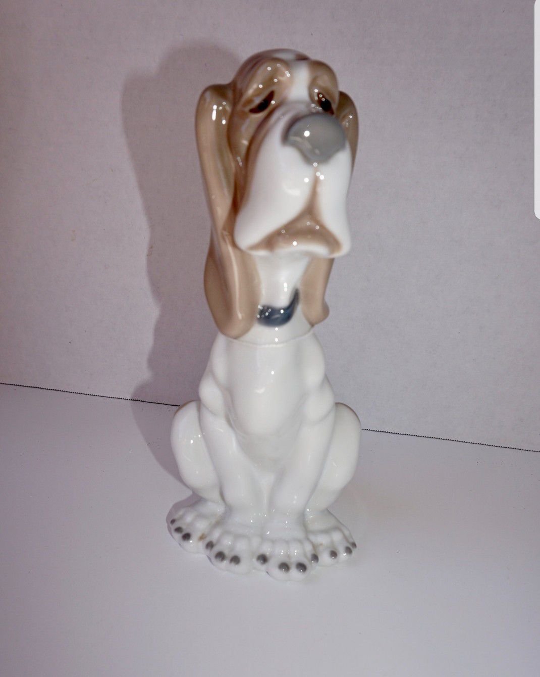LLADRO Daisa NAO Sad Hound Dog Retired #4618 Porcelain Figurine