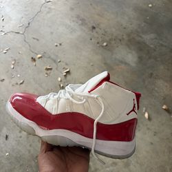 Cherry red Jordan 11’s size 9.5