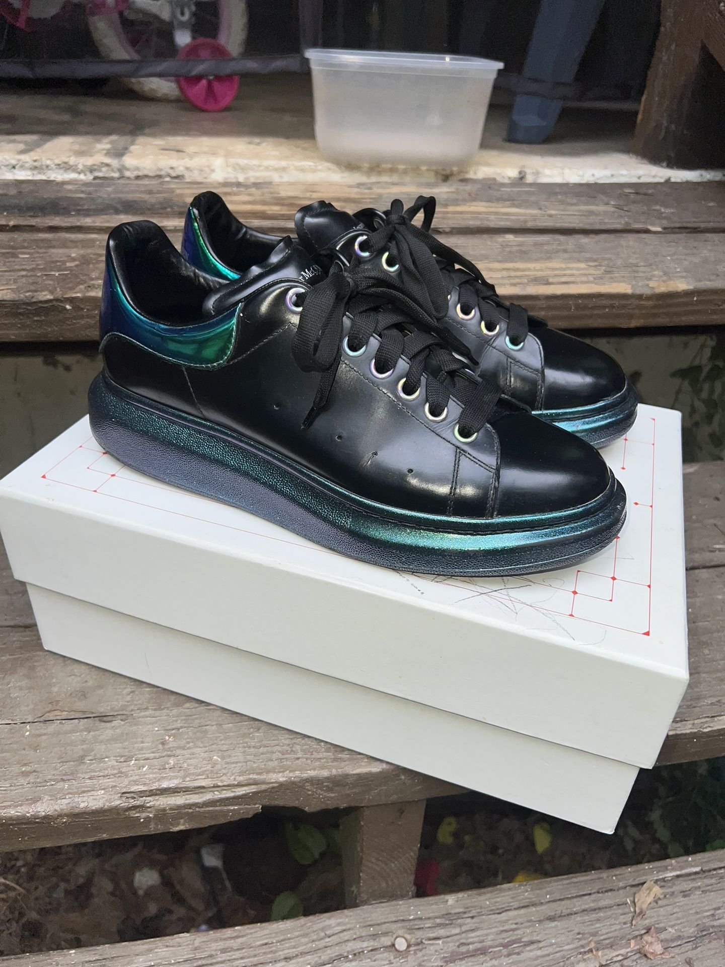 Alexander McQueen Black Pearlescent Size 43