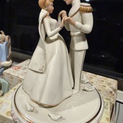 LENOX Disney CINDERELLA WEDDING DAY CAKE TOPPER Prince Charming