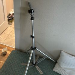 Mannequin head tripod stand