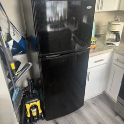 Whirlpool 10 Cubic Feet Fridge