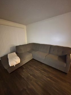 L shape couch/ sectional