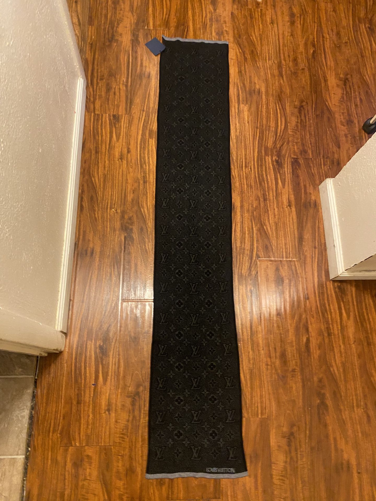 Louis Vuitton scarf