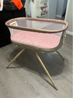 Beige bassinet new