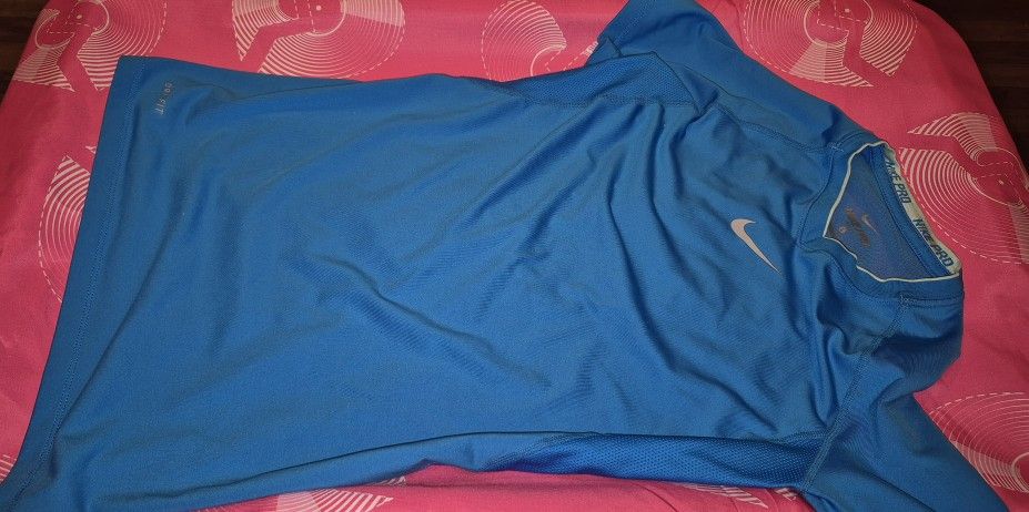 Nike Size Large Boys Shirt