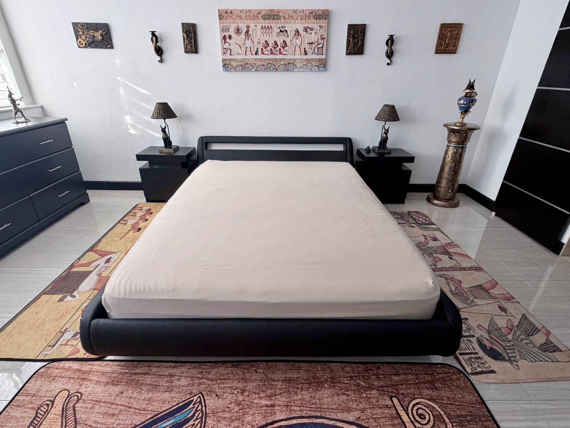 Modern Queen Bedroom Set – LED Lighted Bed Frame – Excellent Condition