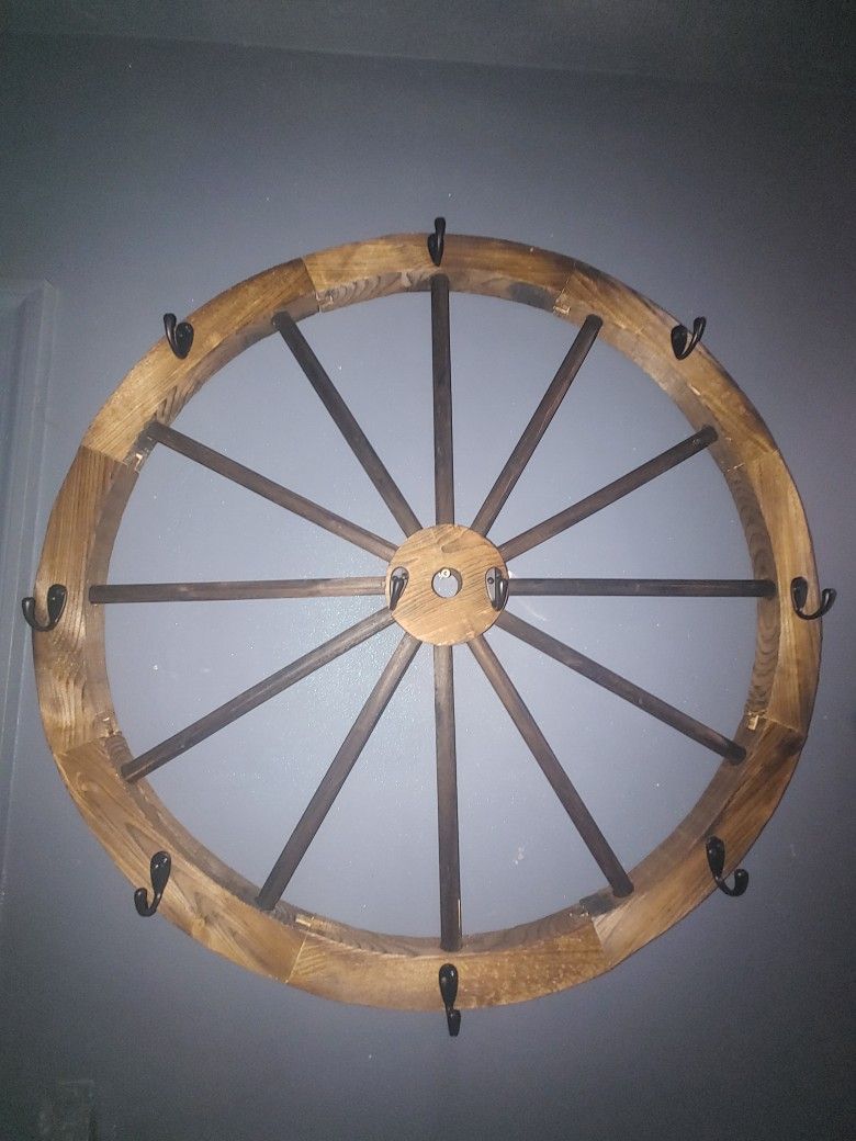 Wagon wheel Hat Rack