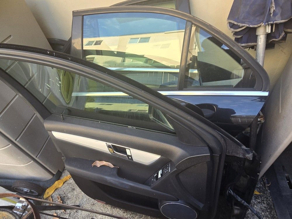2008 2010 Mercedes C300 Doors Driver Passanger