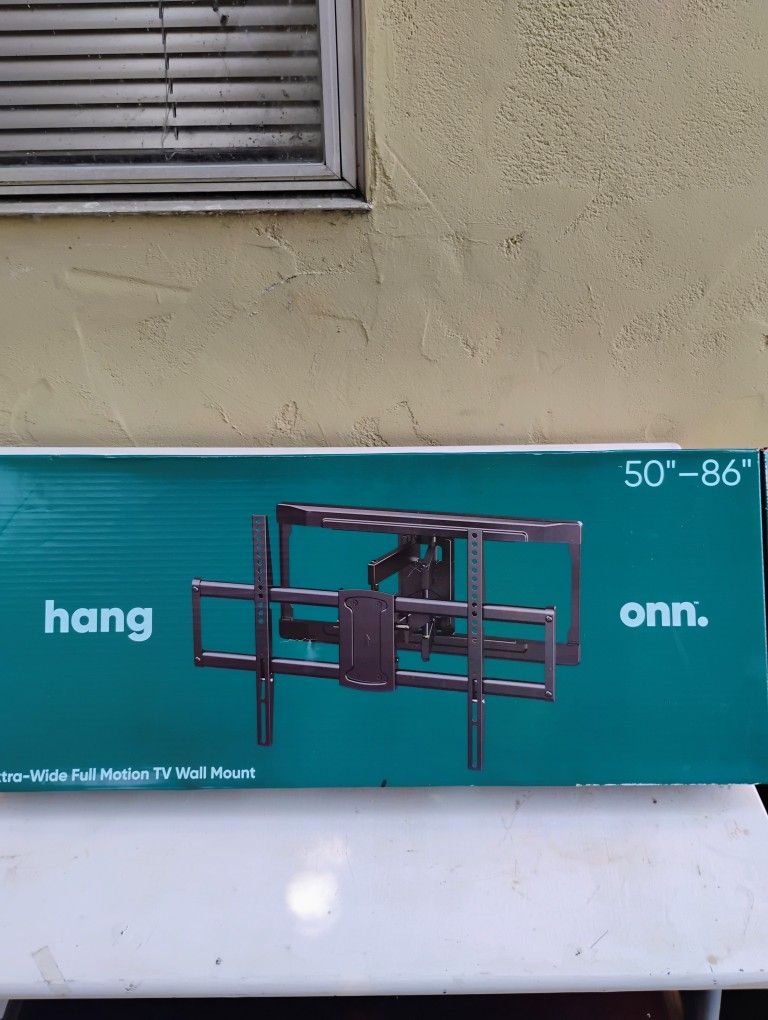 T.V Hang Onn.