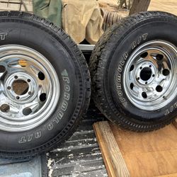 Un Par De Yantas En Buen Estado Para Ford $200
