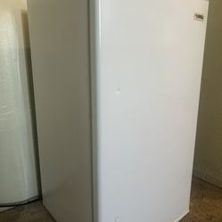 Lorell Compact Refrigerator 