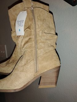 Women's Boots Size 6 