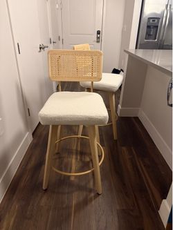 Set of 2 white boucle barstools