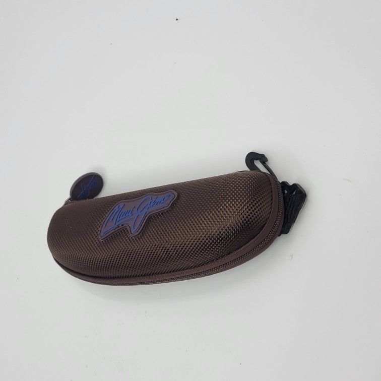 Maui Jim small zipped around hard sunglasses eyeglasses case with clip 
.  Pre-owned, good shape, please see photos for details. Will fit small 
and m