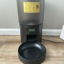 Automatic Pet Feeder