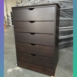 5 drawers dresser / Five drawers dresser