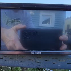 Kenwood DNR476S Digital Multimedia/Navigation Receiver.  Double Din $250 firm.