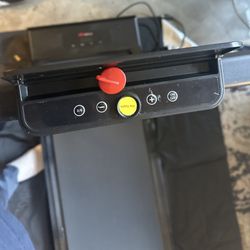 🚶 Compact Folding Treadmill – $85 MUST SELL THIS WEEK  