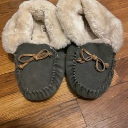 Women’s Ugg Moccasins 