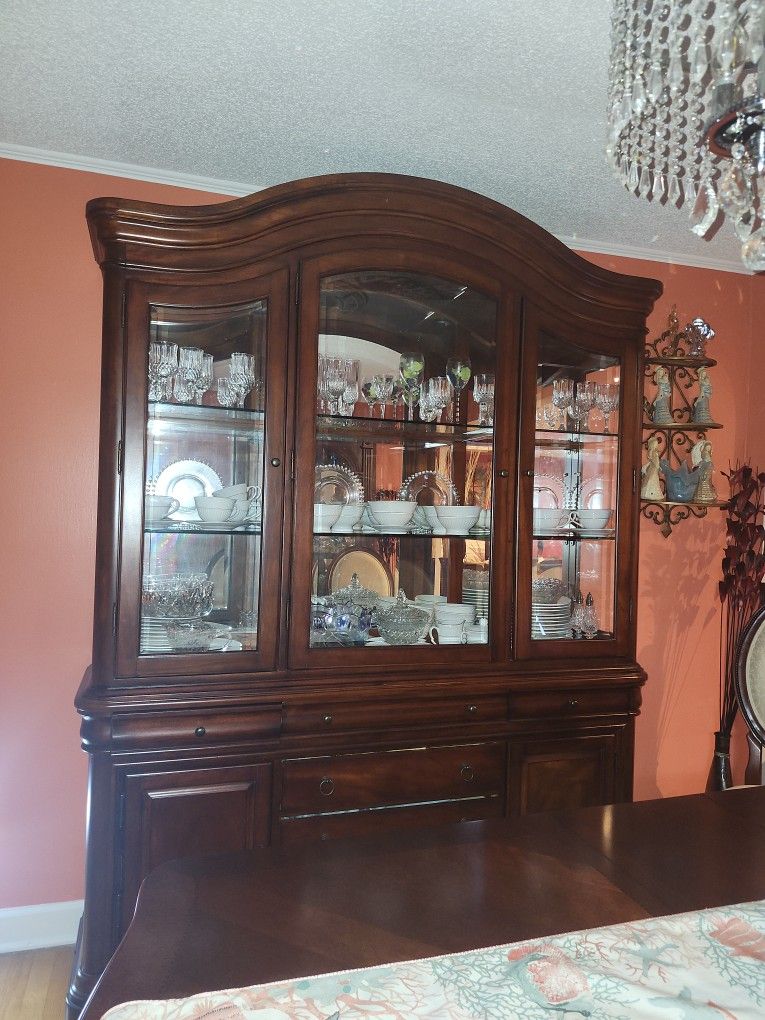 Breakfront Cabinet