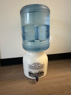 5 Gallon Water Jug and Dispenser