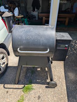 Traeger Pro 575 Pellet Smoker