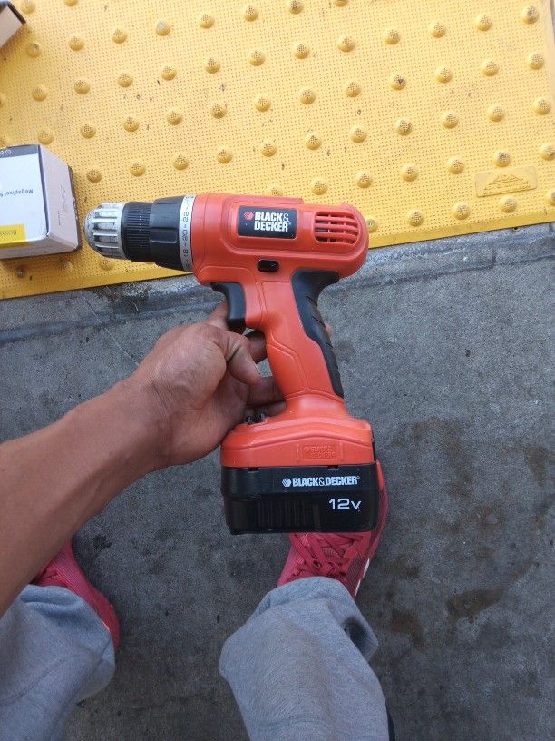 Black & Decker Drill 12 Volt