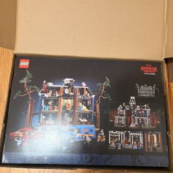 LEGO #11370 Stranger Things: The Creel House 13 Minifigs: New in Box: