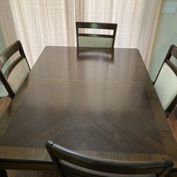 Kitchen Table And 6 Chairs 