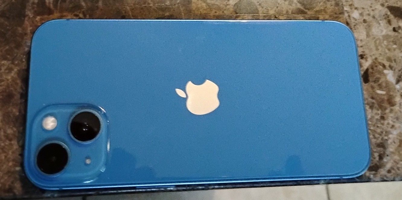 Apple iPhone 13, 128GB - Unlocked