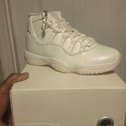 Jordan Retro 11 Pearl Women Size 7 Women Size 8