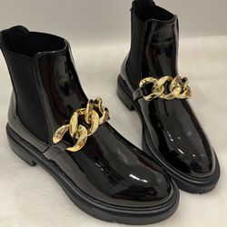 New! Very stylish Steve Madden Fashion Glossy Bootie! Size 8.5-9