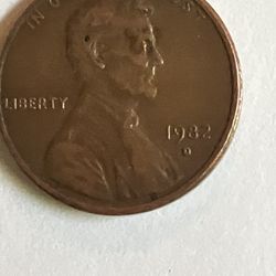 1982 Small Date D Penny