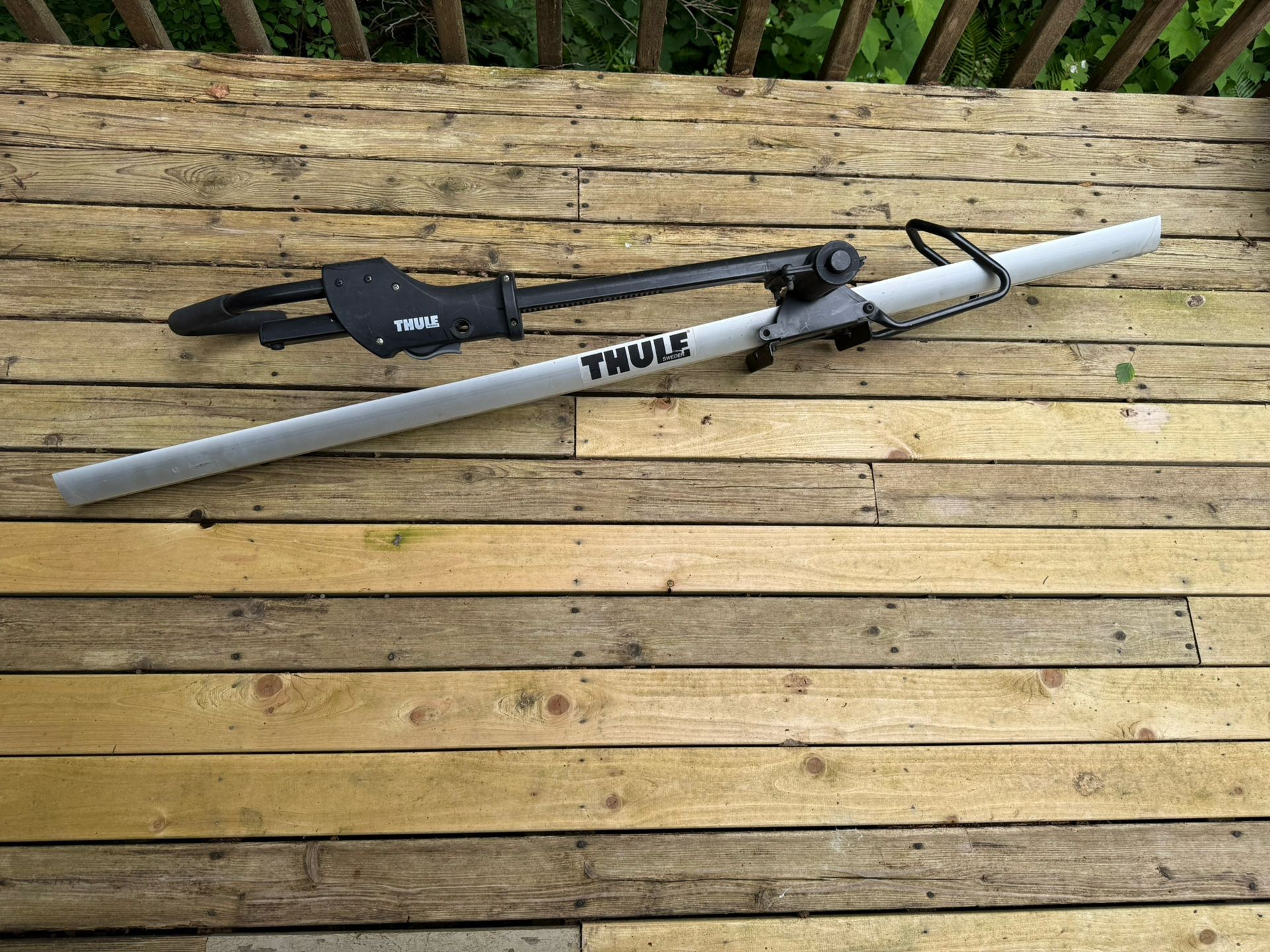 Thule Roof Bike Rack (missing parts)